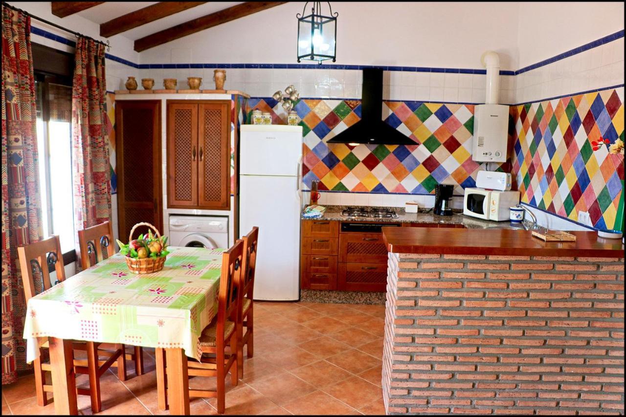 Chalet Con Piscina Privada โกนิล เด ลาฟรอนเตรา ภายนอก รูปภาพ