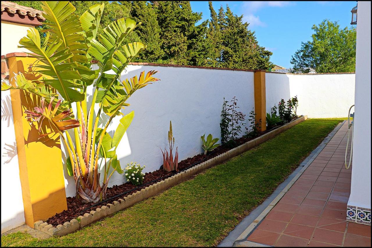 Chalet Con Piscina Privada โกนิล เด ลาฟรอนเตรา ภายนอก รูปภาพ